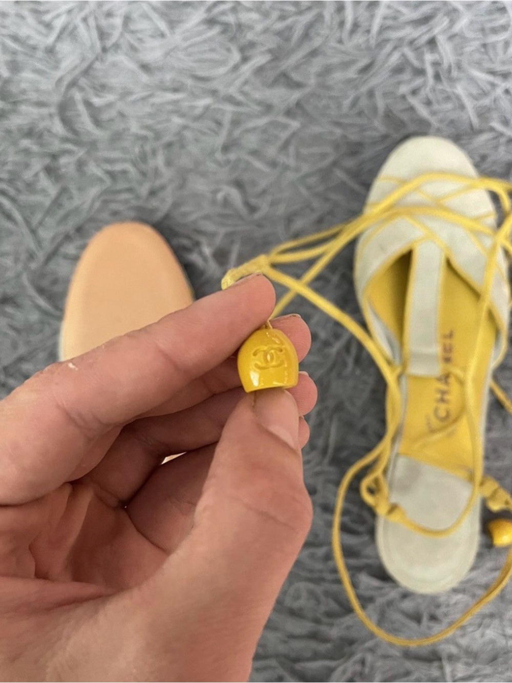 Vintage Chanel pale yellow and off-white suede lace-up flat sandals - Picture 8 of 8